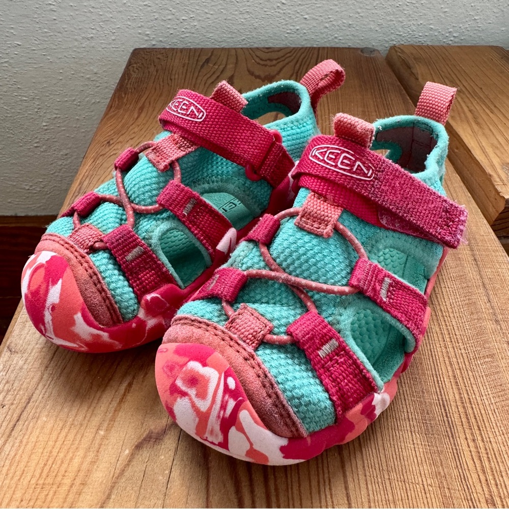 KEEN Toddlers' Hyperport H2 Sandal Raspberry/Pool Blue, Size 7